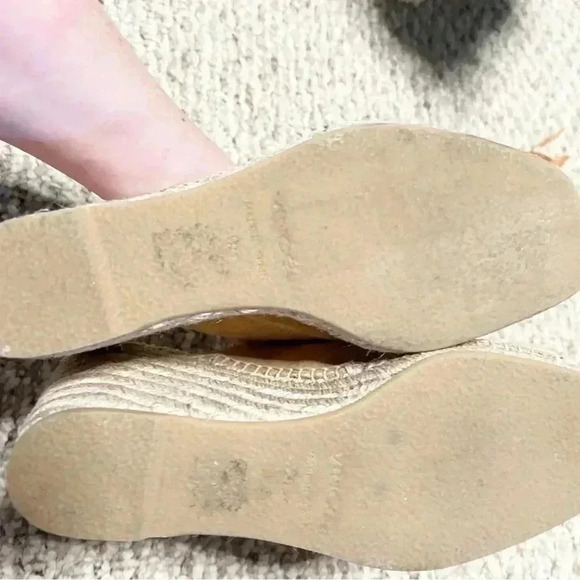 Vince Gaelan Wedge Sandals 9 - Picture 5 of 6